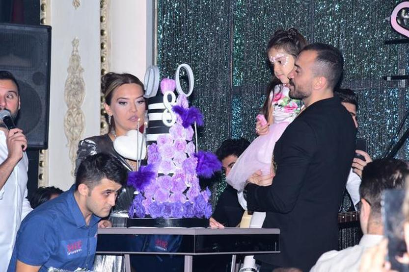 Seda Sayan gelin adayını partide buldu