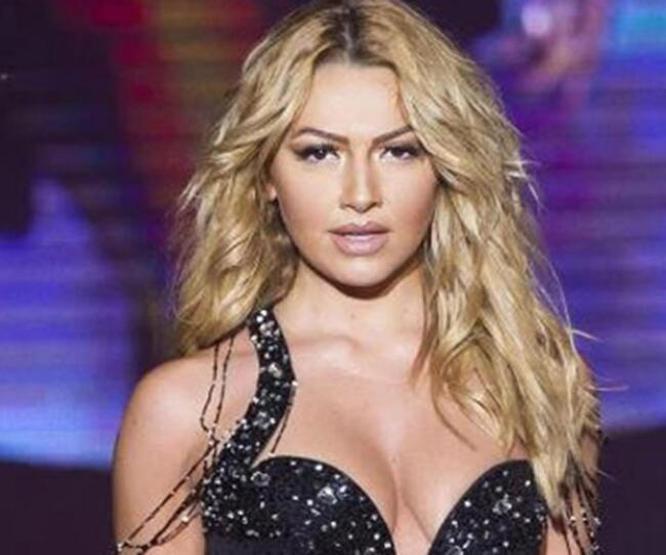 Hadise minik hayranının çağrısına kayıtsız kalmadı