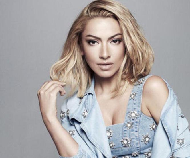Hadise minik hayranının çağrısına kayıtsız kalmadı