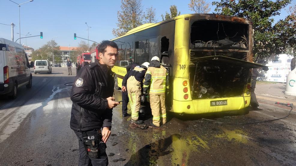 Halk otobüsünde korkutan yangın