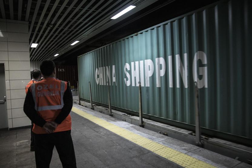 Çinden Avrupaya giden ilk yük treni Marmaraydan geçti