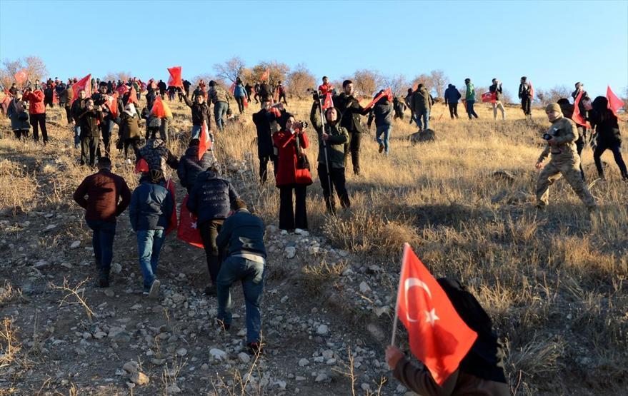 Erzurum ecdadına saygı için yürüdü