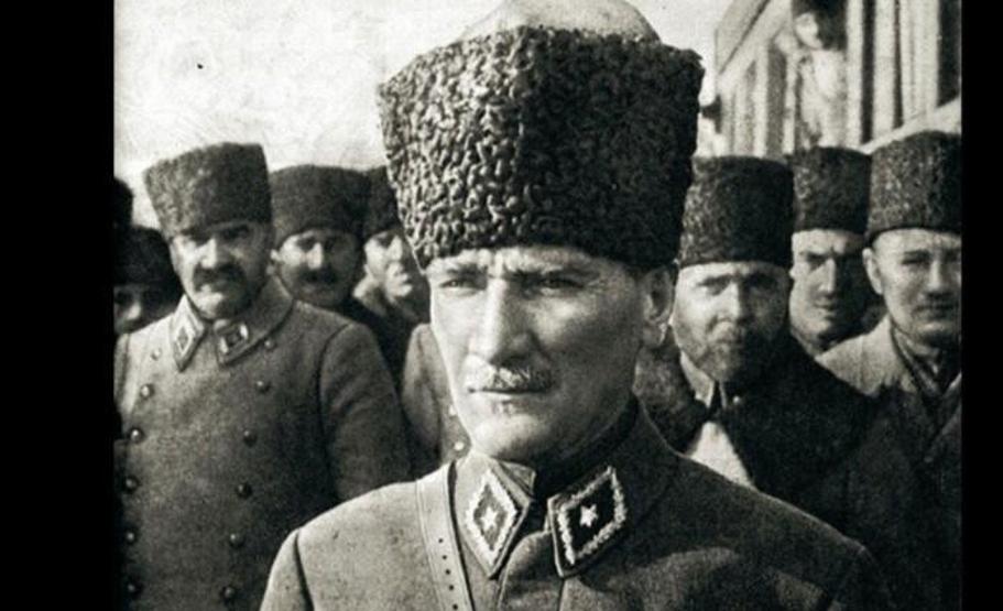 10 Kasım mesajları: Hiçbir yerde olmayan Atatürk resimli 10 Kasım mesajları