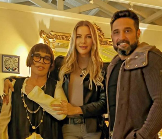 Mithat Can yeni yaşını sevgilisi ve annesi ile kutladı