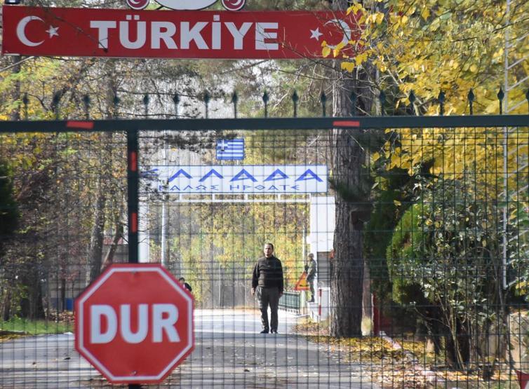 Türkiye deport etti ABD vatandaşı DEAŞlı terörist arada kaldı