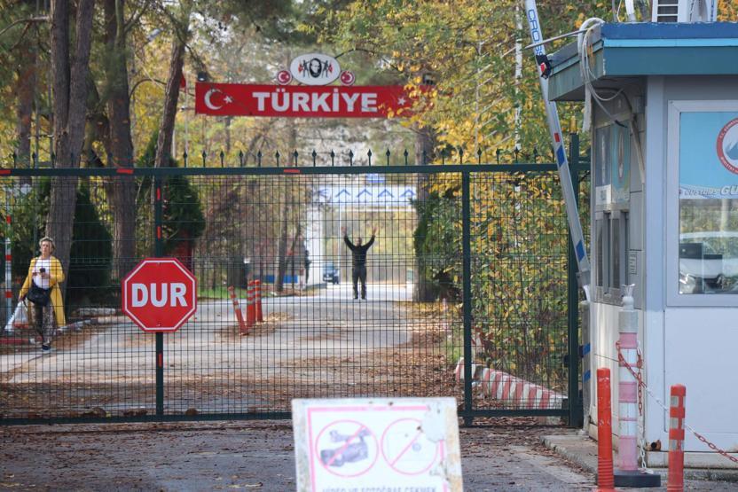 Türkiye deport etti ABD vatandaşı DEAŞlı terörist arada kaldı