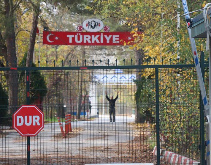 Türkiye deport etti ABD vatandaşı DEAŞlı terörist arada kaldı