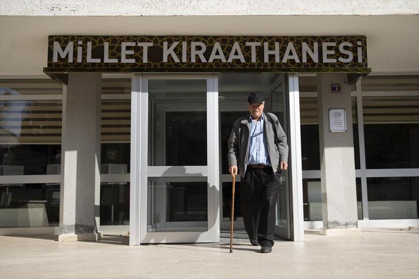 Üniversiteden 75 yaşında mezun oldu, Osmanlıca çeviri yapmak istiyor
