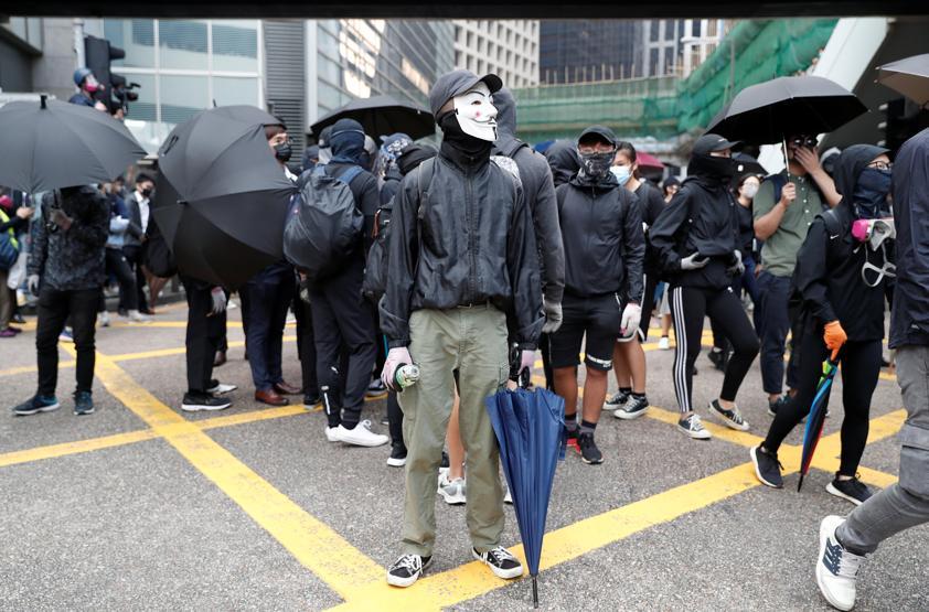 Son dakika... Hong Kong mahkemesinden maske kararı