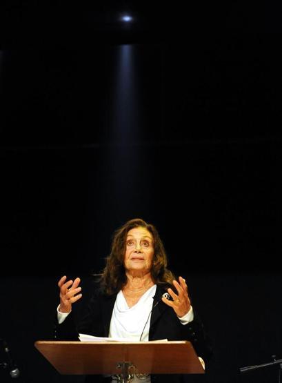 Yıldız Kenterin ölümü sanat dünyasını yasa boğdu