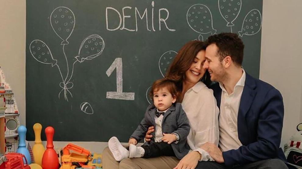 Azra Akın ve Atakan Korunun oğlu Demir bir yaşında