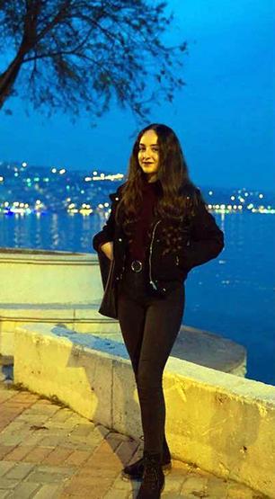 Üniversite öğrencisi genç kız, kaldığı apartta bıçaklanarak öldürüldü