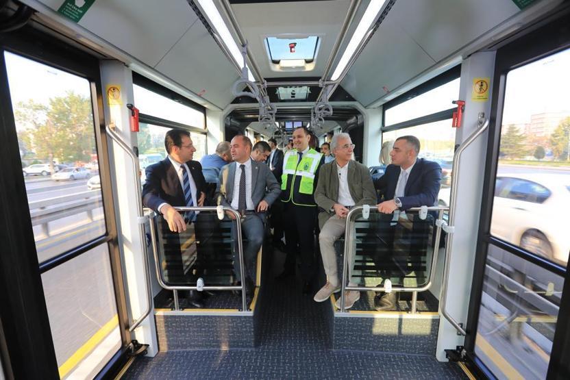 İmamoğlu yerli metrobüsü test etti