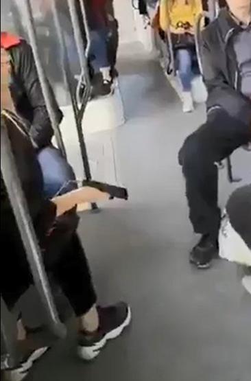 Genç kızdan otobüste sözlü taciz iddiası