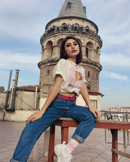 Sosyal medya fenomeni Şeyda Erdoğan gözyaşları içinde anlattı: Babamdan şikayetçiyim