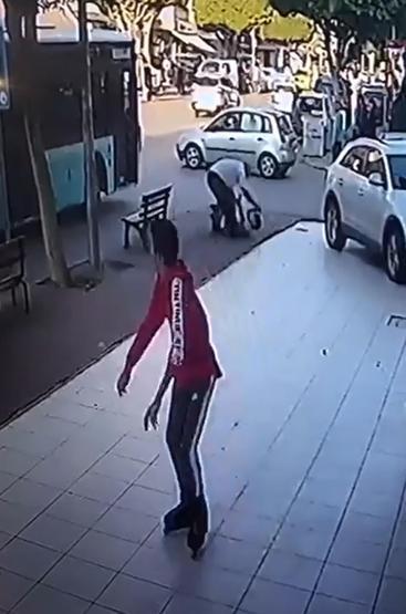 Otobüs şoförü çocuğu dövdü, esnaf da şoförü