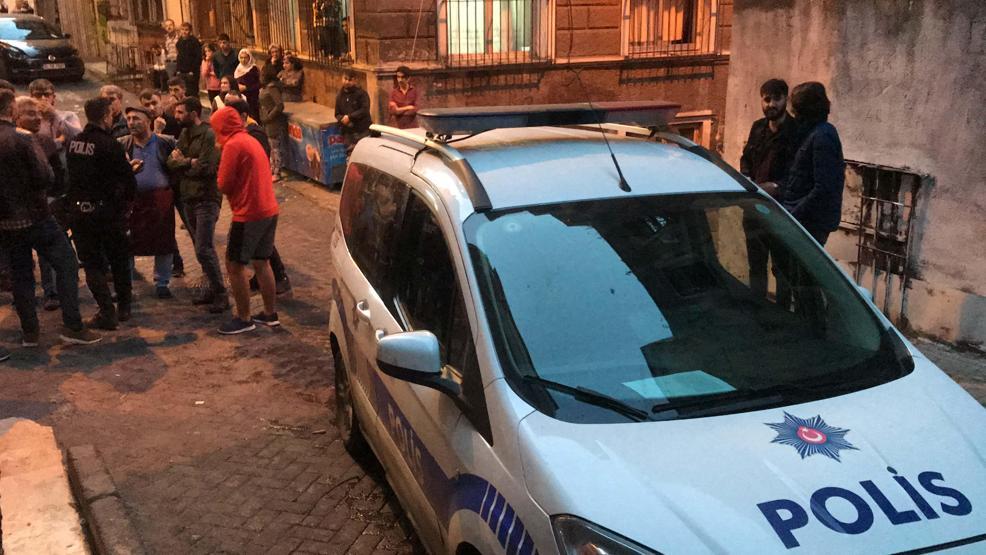 Beyoğlunda taciz iddiası; mahalleli öldüresiye dövdü