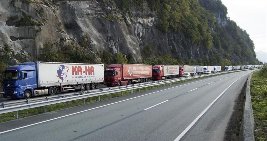 Sarp Sınır Kapısında TIR kuyruğu