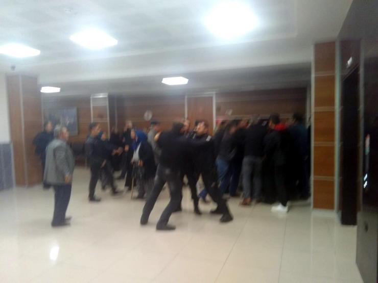 Cinayet davası sonrası adliyede ortalık karıştı