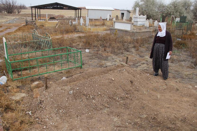 35 yıldır aradığı ikizinin acı haberini aldı