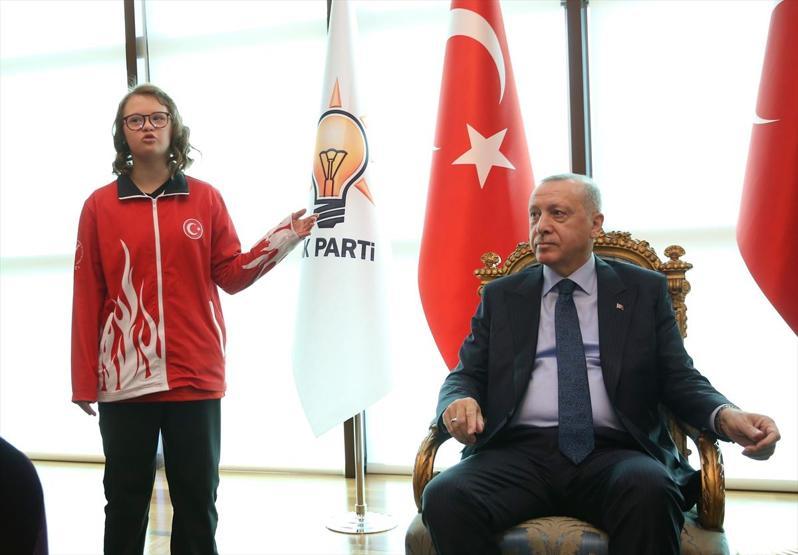 Cumhurbaşkanı Erdoğan sporcular kabul etti