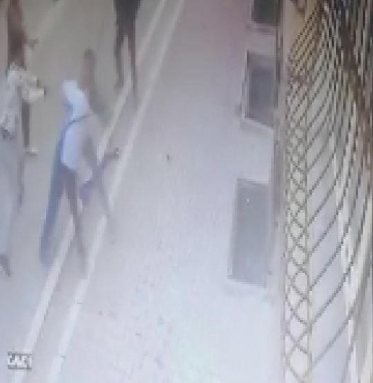 Esenyurtta demir sopalı kavga kamerada