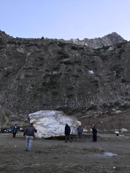 Sahaya kaya parçası düştü: Artık ölüm korkusuyla yaşamak istemiyoruz
