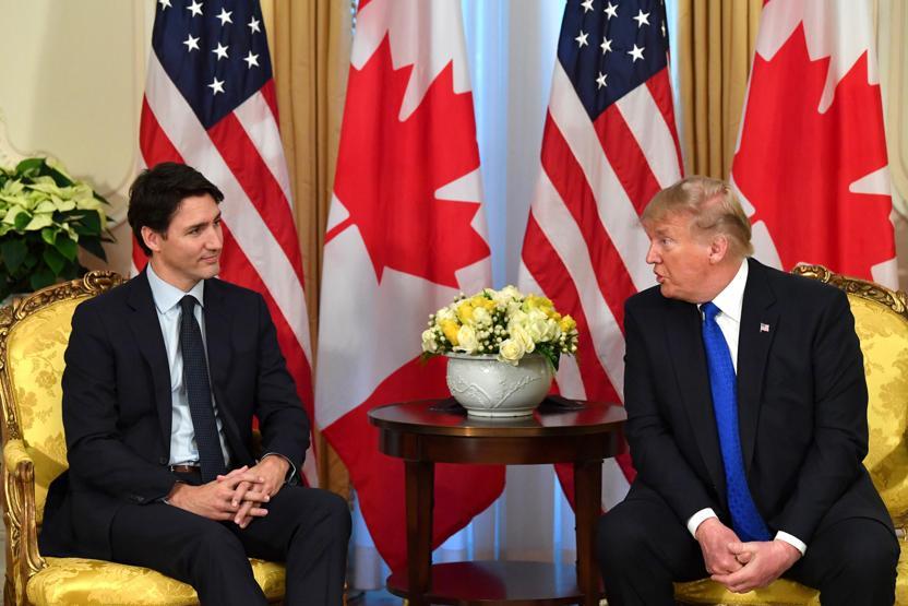Zirveye damga vuran anlar: 3 lider Trumpı çekiştirirken böyle yakalandı