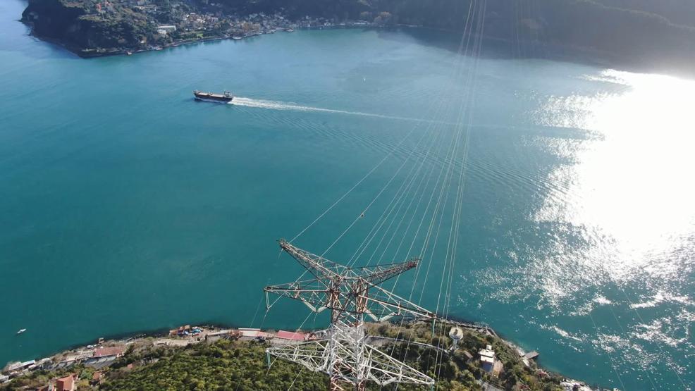 İstanbul Boğazında ölüme meydan okuyorlar
