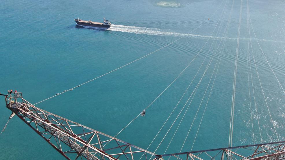 İstanbul Boğazında ölüme meydan okuyorlar