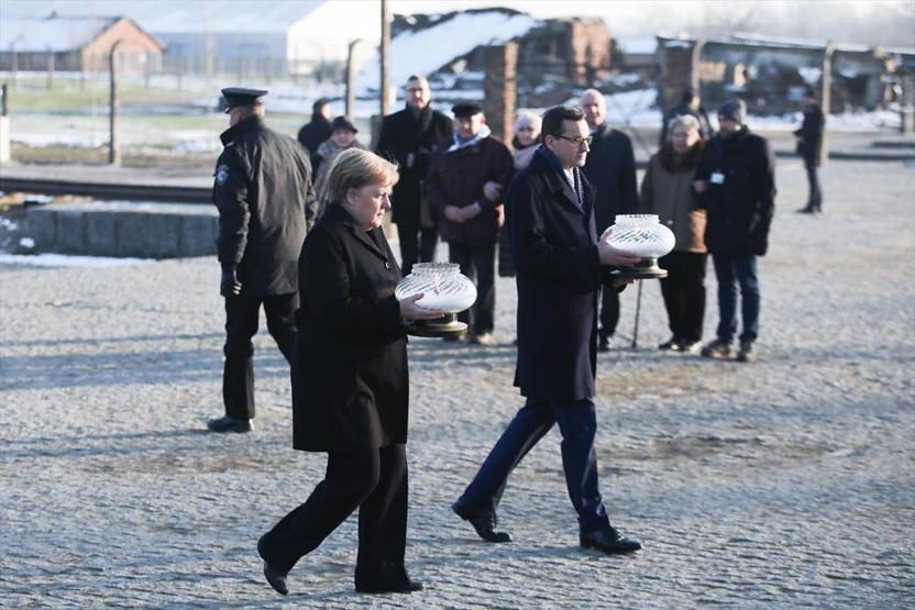 Merkel: Derin bir utanç duyuyorum