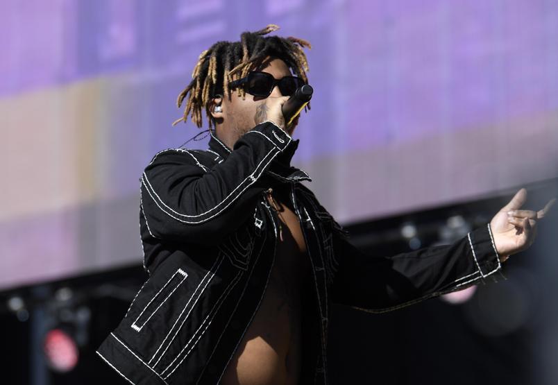 Dünyaca ünlü rapçi Juice WRLD, havalimanında hayatını kaybetti