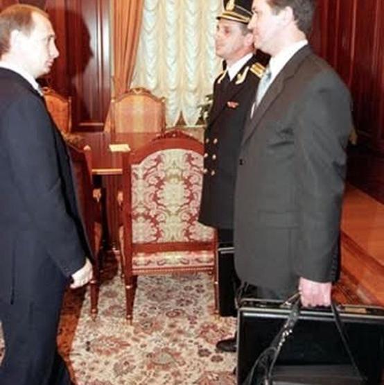 Putinin nükleer çantası ilk kez görüntülendi