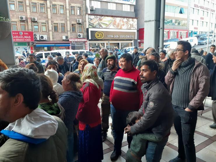 Haberi duyanlar belediyeye akın etti
