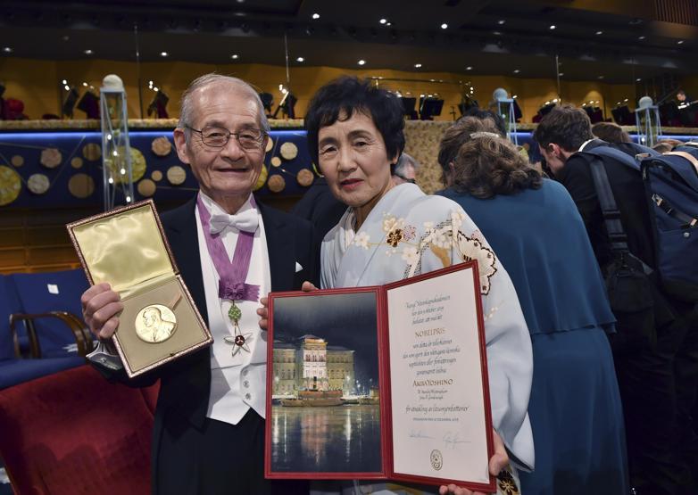 Soykırım destekçisi Peter Handke Nobel ödülünü aldı
