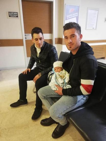 Çanta içinde sokağa bırakılan 15 günlük bebek bulundu