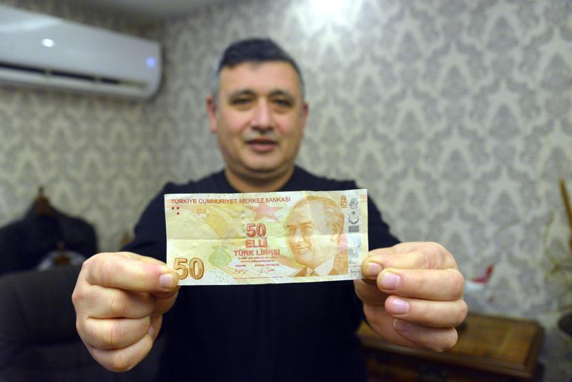 Hatalı basılan para için 50 bin lira istiyor