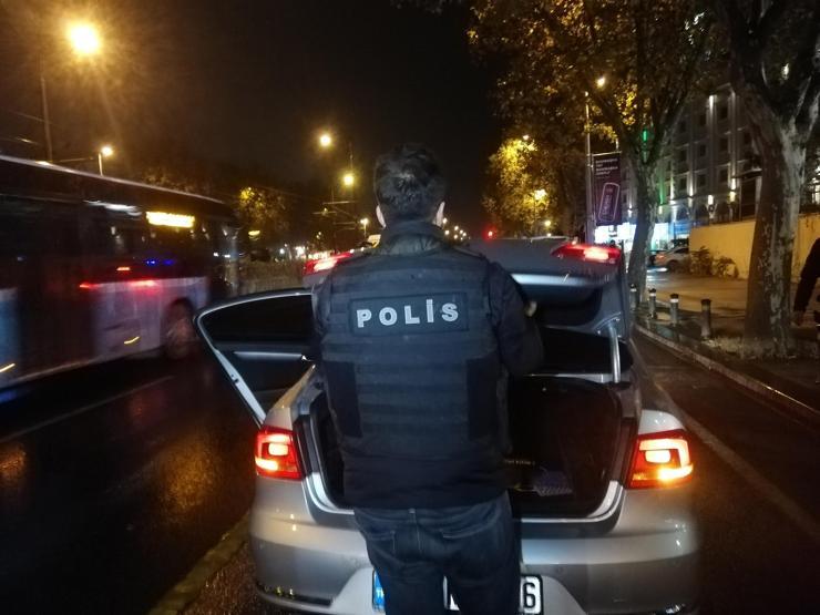 Araçlar didik didik arandı İstanbulda hava destekli denetim