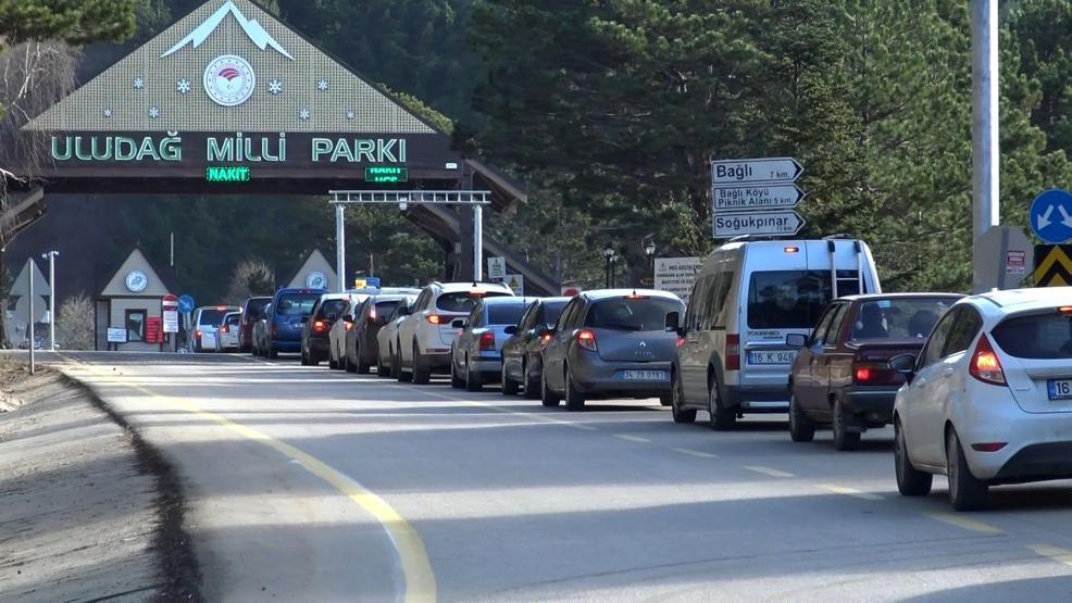 Uludağda 2 kilometrelik kuyruk oluştu