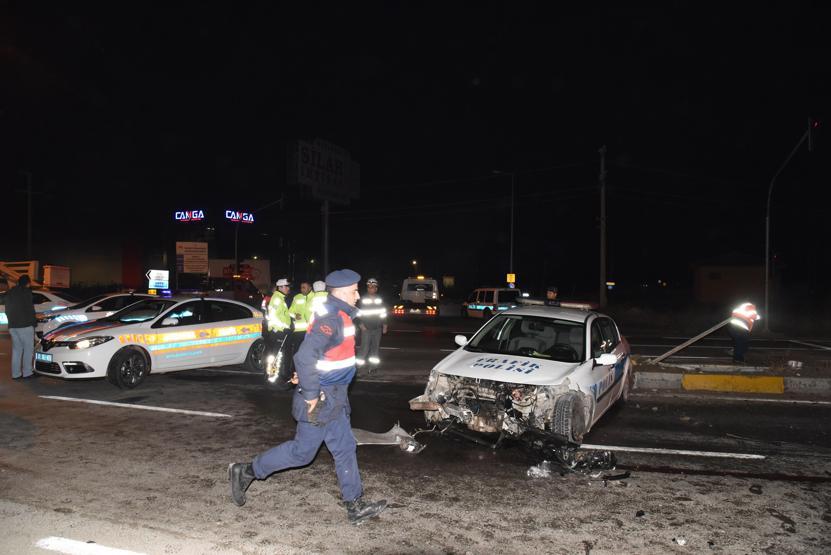 Şüpheli kovalayan polisler kaza yaptı: 2si polis, 3 yaralı