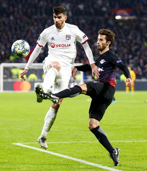 Galatasarayda sola iki transfer birden