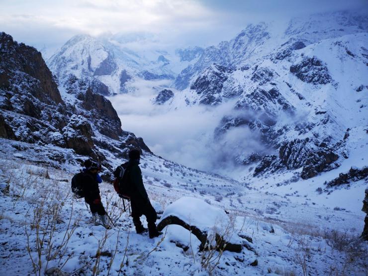Hakkarili dağcılar, 3 bin rakımlı dağa zirve yaptı