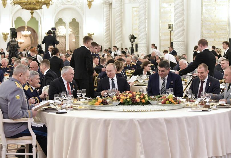 KGB ajanı Putini devlet başkanı yapmıştı: Kremlinin anahtarını altın tepside sunan adam