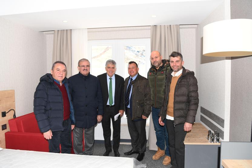 Uzanın harabeye dönen oteli satıldı