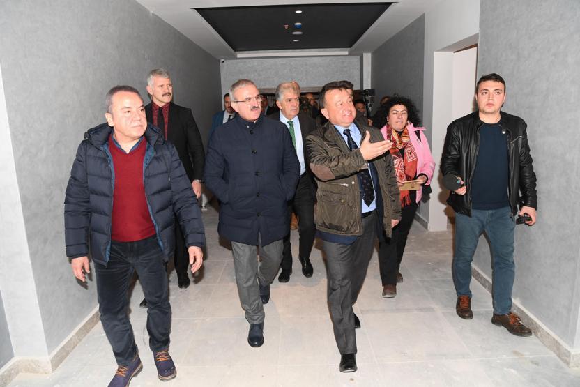 Uzanın harabeye dönen oteli satıldı