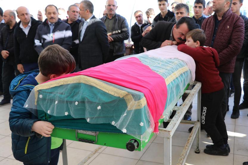 Kazada ölen liseli Işıl gözyaşları ile uğurlandı