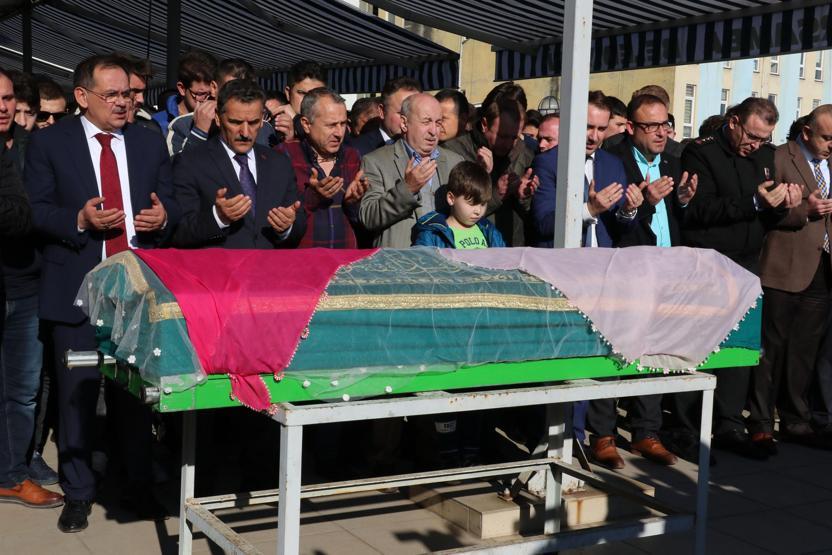 Kazada ölen liseli Işıl gözyaşları ile uğurlandı
