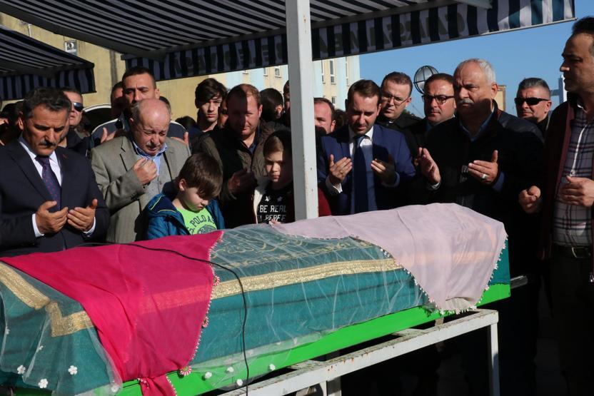Kazada ölen liseli Işıl gözyaşları ile uğurlandı