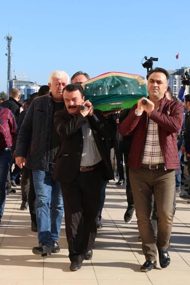 Kazada ölen liseli Işıl gözyaşları ile uğurlandı