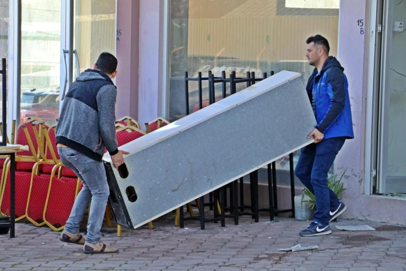 2 aylık kira için iş yerine icra gelen kadın sinir krizi geçirdi